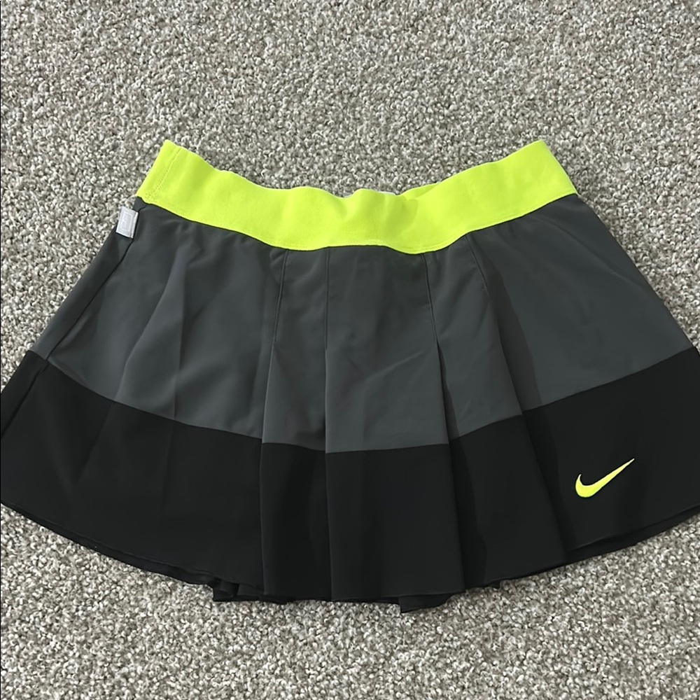 Nike Black and Gray Skirt with Bright Yellow Waistband